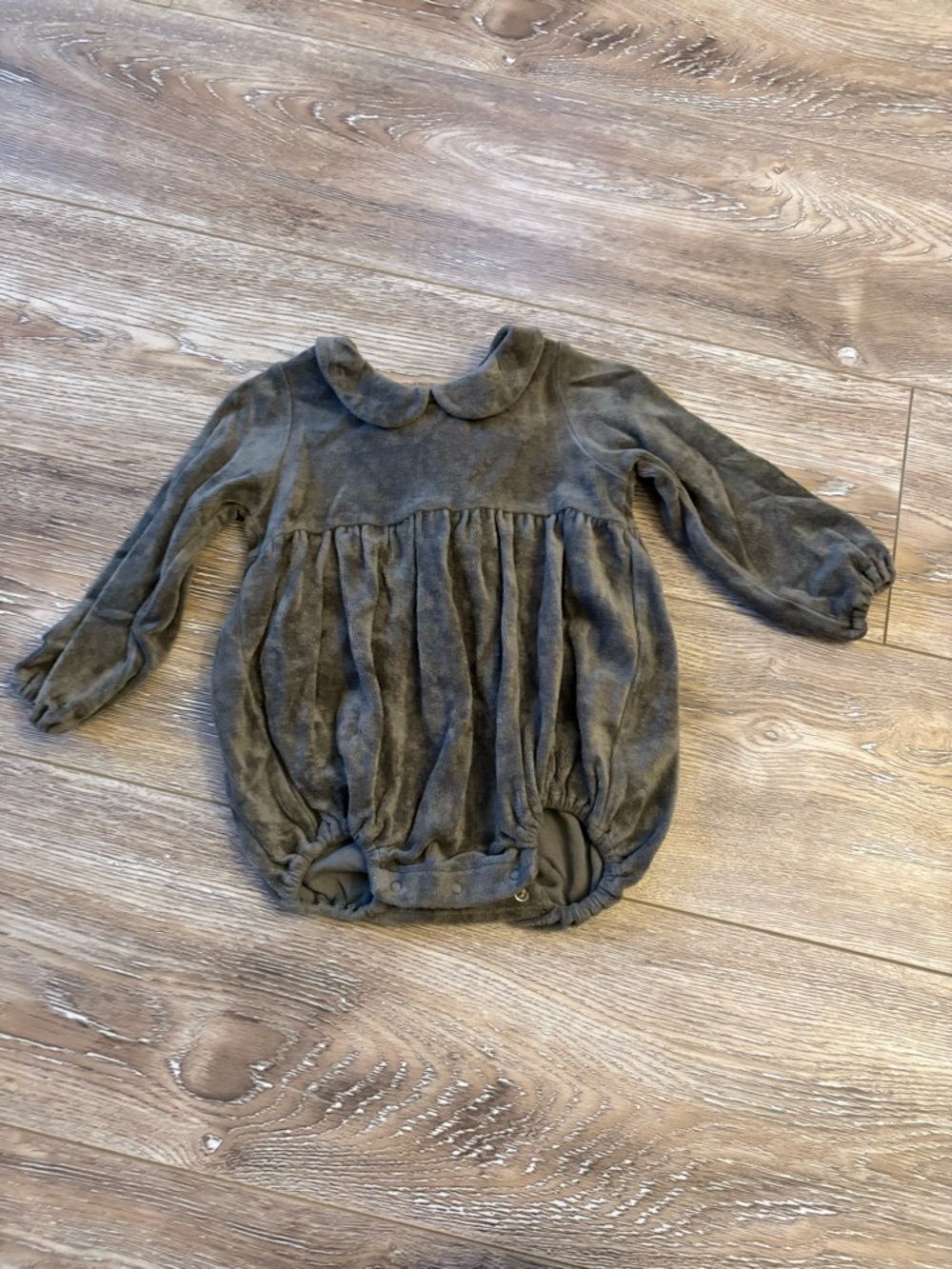 Quincy Mae Olive Velvet Peter Pan Footie